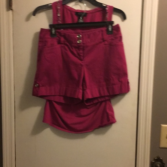 Short Set - Picture 2 of 4